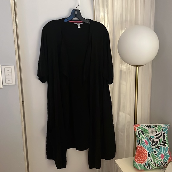 Isaac Mizrahi live short sleeve long cardigan in black size 2x - Picture 2 of 8